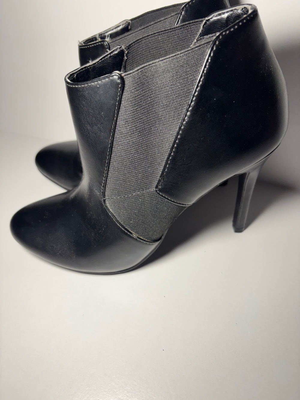 Cosmopolitan Black Pointed Toe Stiletto Ankle Booties